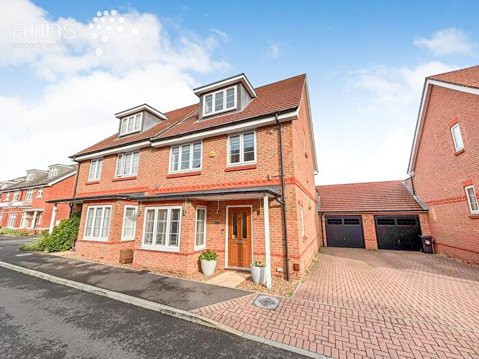 5 Bedroom Semi Detached House To Rent In Louden Square, Earley, Reading, RG6