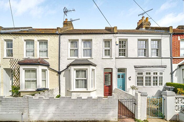 3 Bedroom Property To Rent In Waldeck Road, Chiswick, W4