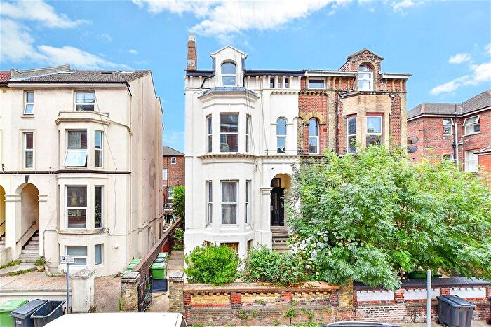 2 Bedroom Flat For Sale In Ashburton Road, Southsea, Hampshire, PO5