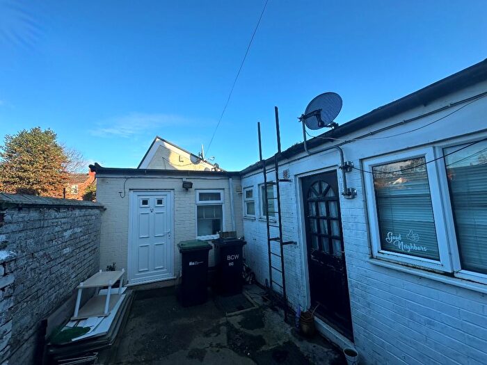 2 Bedroom Maisonette To Rent In North Street, Wellingborough, NN8