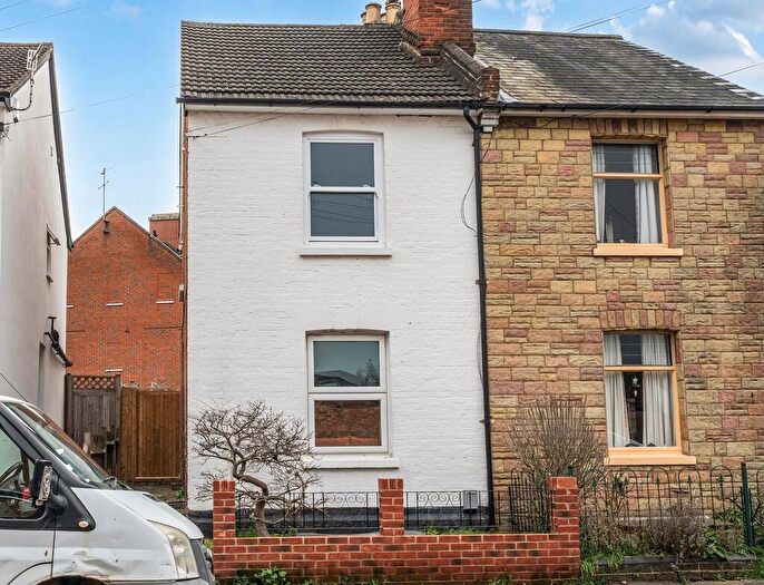 3 Bedroom Semi Detached House For Sale In Nettles Terrace, Guildford, GU1