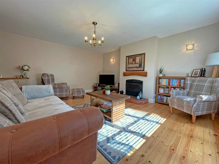 2 Bedroom Cottage For Sale In Bakers Lane, Spratton, Northampton, NN6