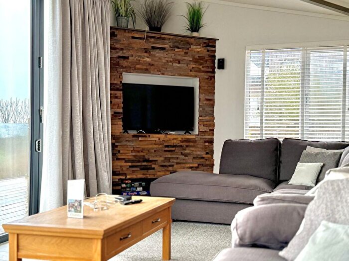 3 Bedroom Park Home For Sale In Torquay Road, Shaldon, Teignmouth, TQ14