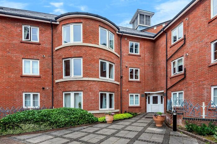 2 Bedroom Flat To Rent In Quakers Court, Abingdon-On-Thames OX14
