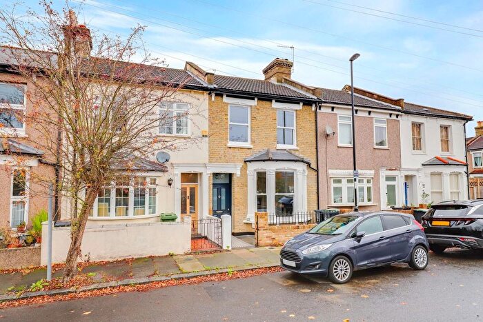 3 Bedroom Property For Sale In Fairlawn Park, London, SE26