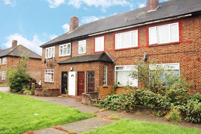 1 Bedroom House For Sale In Regal Court, London, N18