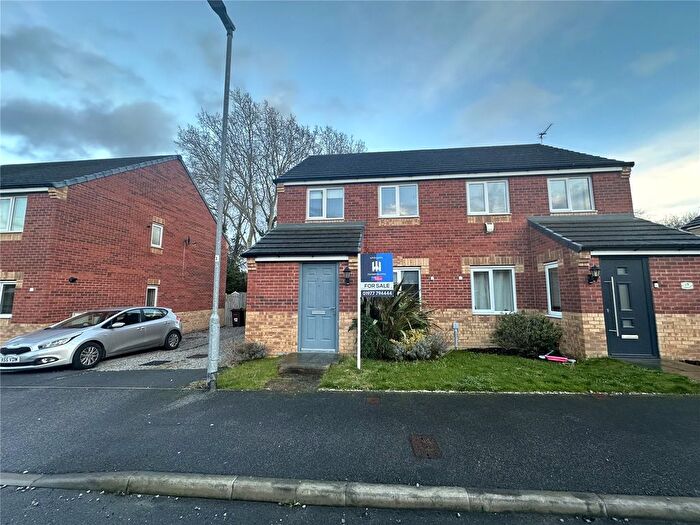 3 Bedroom Semi Detached House For Sale In Oakdale Drive, South Elmsall, Pontefract, West Yorkshire, WF9