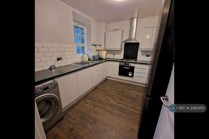 3 Bedroom Flat To Rent In Vauxhall, London, SE11