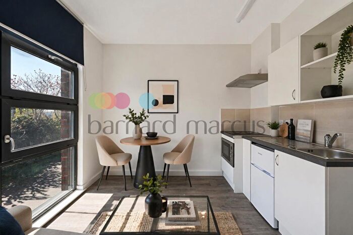 Studio To Rent In Purley Way, Croydon, CR0