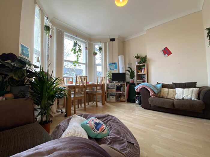 2 Bedroom Flat To Rent In Llanbleddian Gardens, Cathays, CF24