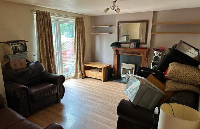 3 Bedroom Terraced House For Sale In Lovell Park View, Leeds, West Yorkshire, LS7