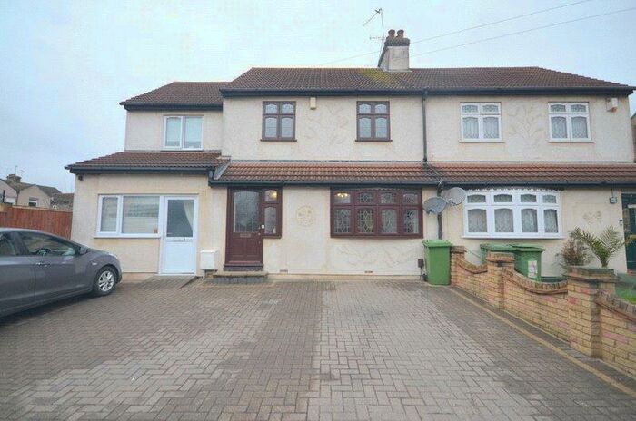 3 Bedroom Terraced House To Rent In Manser Road, Rainham, Essex, RM13