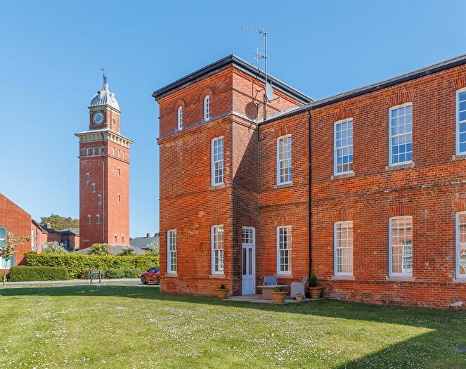 2 Bedroom Apartment For Sale In Gatcombe, Isle Of Wight, PO30