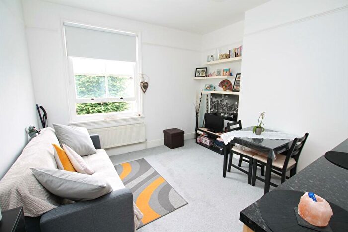 1 Bedroom Flat To Rent In Tisbury Road, Hove, BN3