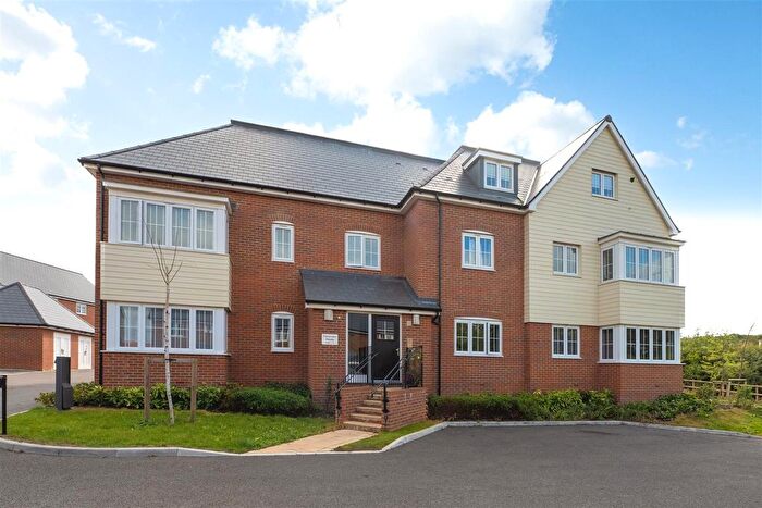 2 Bedroom Flat For Sale In Butterworth Road, Whitstable, CT5