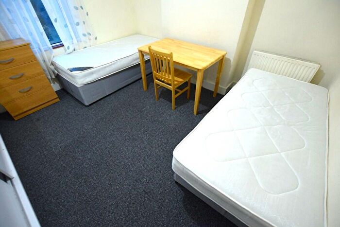 1 Bedroom Flat To Rent In Coventry Road, Ilford, London, IG1