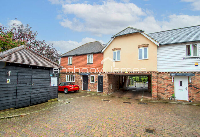 2 Bedroom Maisonette To Rent In Gibsons Place, High Street, Dartford, Kent, DA4