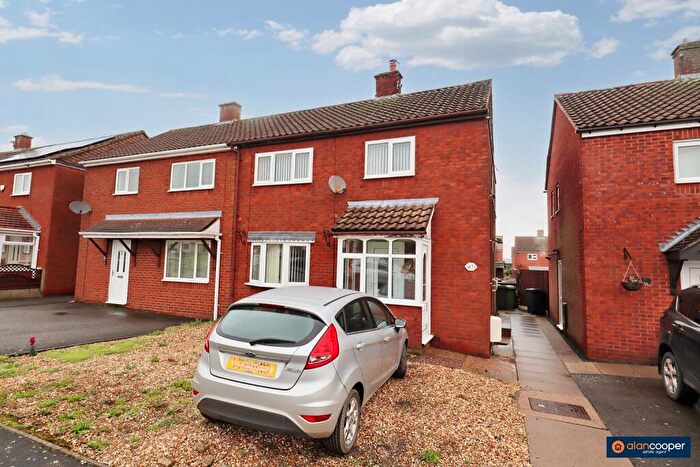 3 Bedroom Semi-Detached House For Sale In St. Lawrence Road, Ansley, Nuneaton, CV10