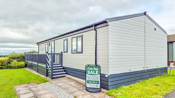 2 Bedroom Mobile/park Home For Sale In Tosside, Skipton, BD23