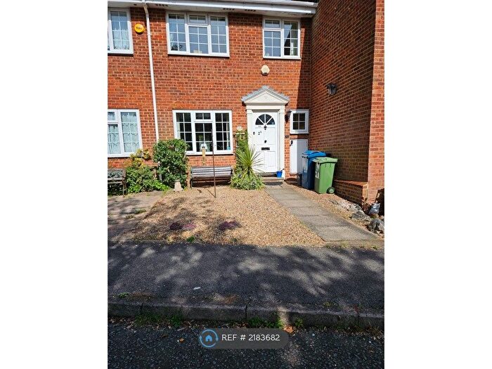 3 Bedroom Terraced House To Rent In Willows Close, Pinner, HA5