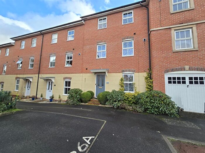 5 Bedroom Town House For Sale In Drovers, Sturminster Newton, DT10