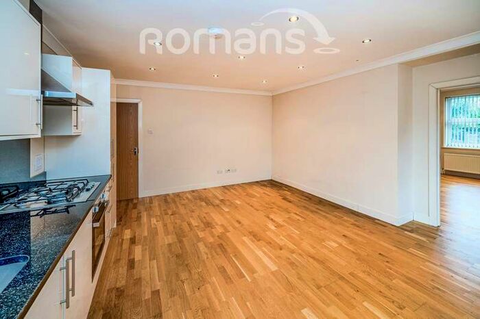 2 Bedroom Flat To Rent In Christmas Lane, Farnham Common, SL2