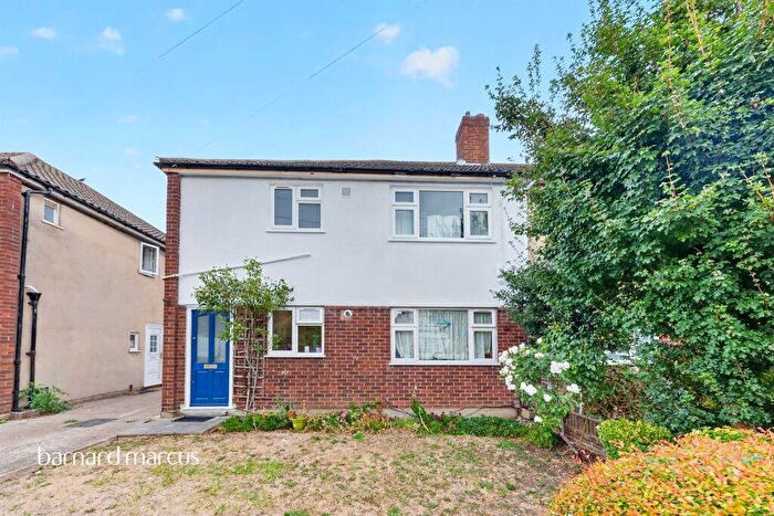 2 Bedroom Apartment For Sale In St. James Avenue, Sutton, SM1