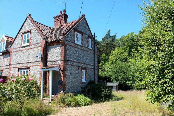 3 Bedroom Semi-Detached House For Sale In Holt Road, Cromer, Norfolk, NR27