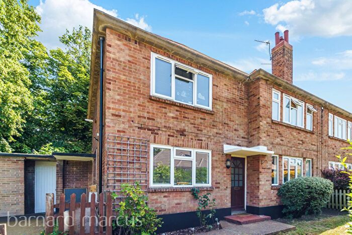 2 Bedroom Maisonette To Rent In Avon Close, Worcester Park, KT4