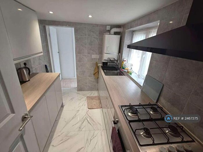 3 Bedroom Terraced House To Rent In East Street, Chatham, ME4