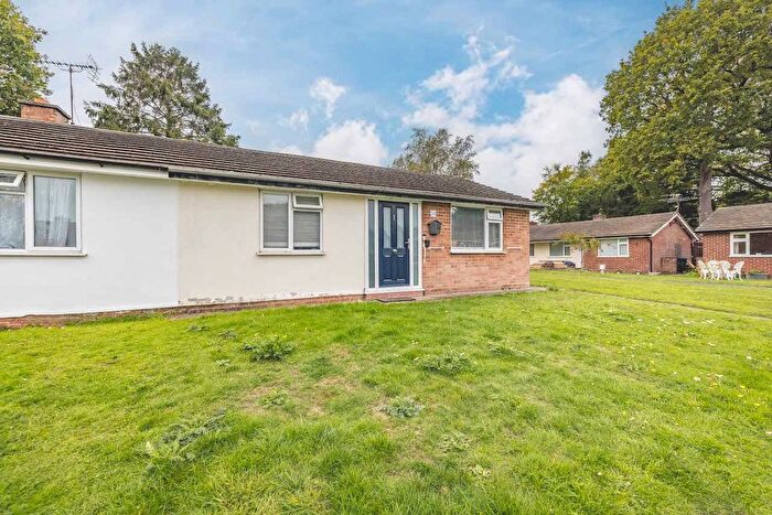 2 Bedroom Bungalow For Sale In Heatherden Green, Iver Heath, SL0