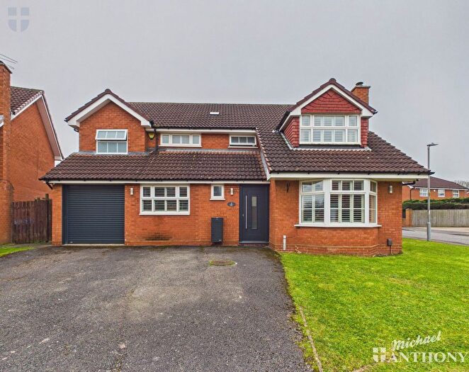 5 Bedroom Detached House For Sale In Elizabeth Close, Aylesbury, HP21