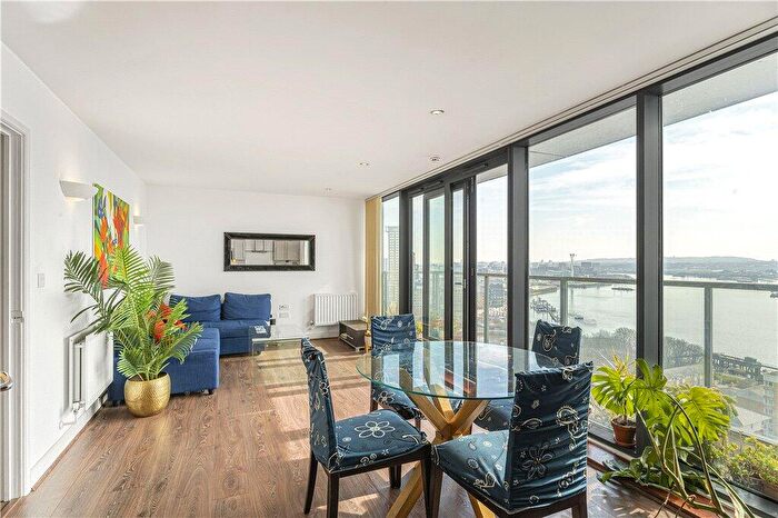 2 Bedroom Apartment To Rent In Blackwall Way, London, E14