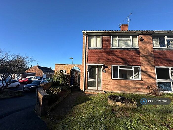 3 Bedroom Semi Detached House To Rent In Monks Close, Farnborough, GU14
