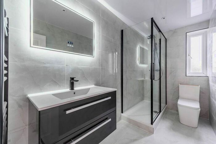 2 Bedroom Flat For Sale In Green Lane, Northwood, HA6