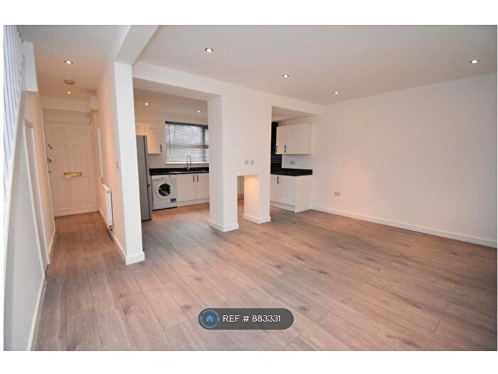 3 Bedroom Terraced House To Rent In Edington Road, London, SE2