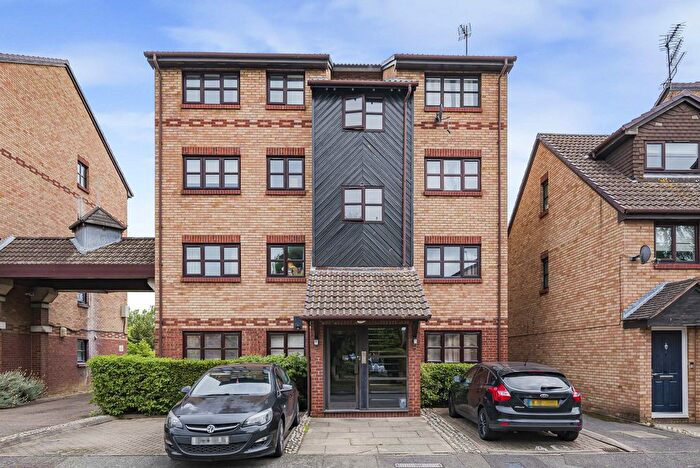 2 Bedroom Flat For Sale In Kenwyn Road, Dartford, DA1