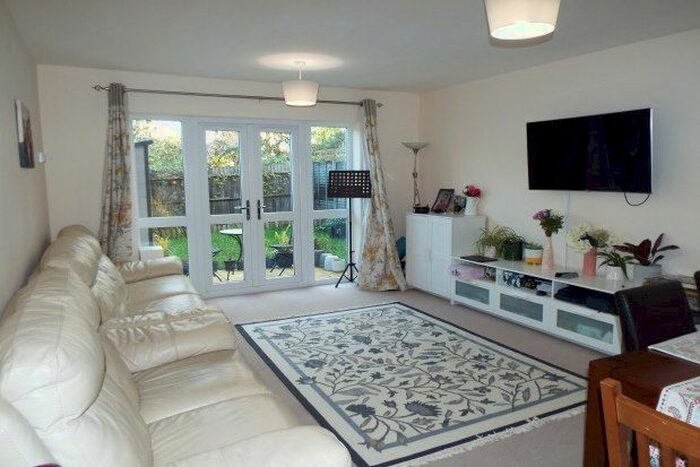 3 Bedroom Property To Rent In Oaks Close, Tonbridge TN10