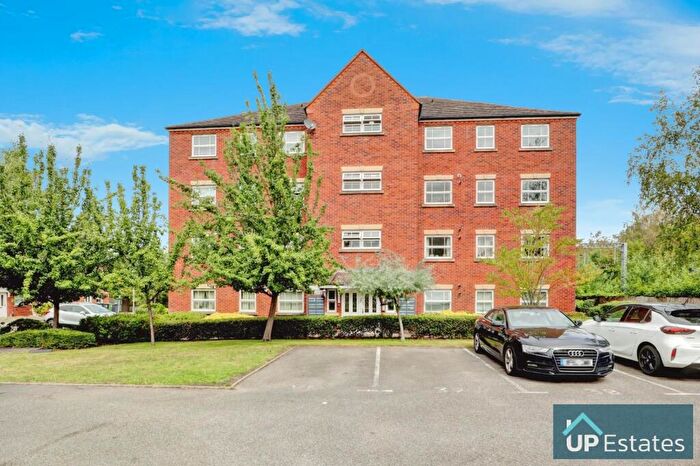 2 Bedroom Flat To Rent In Clarkson Close, Nr Nuneaton Town Centre & Train Station, CV11