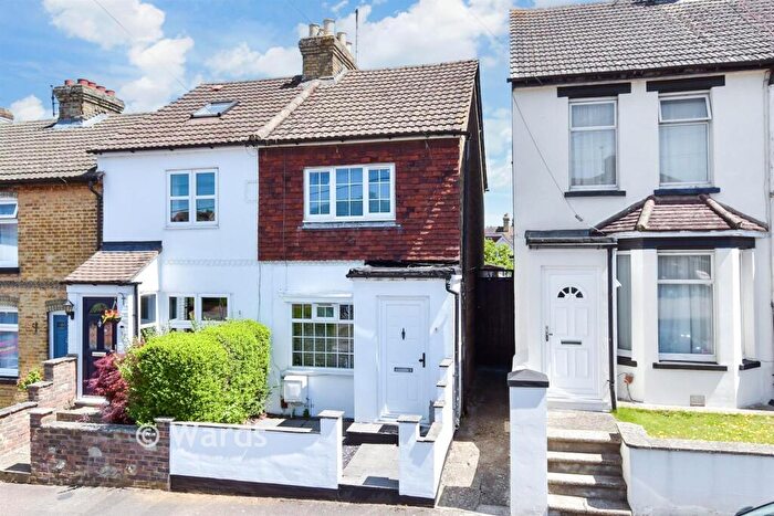 2 Bedroom End Of Terrace House For Sale In Bell Lane, Ditton, Kent, ME20