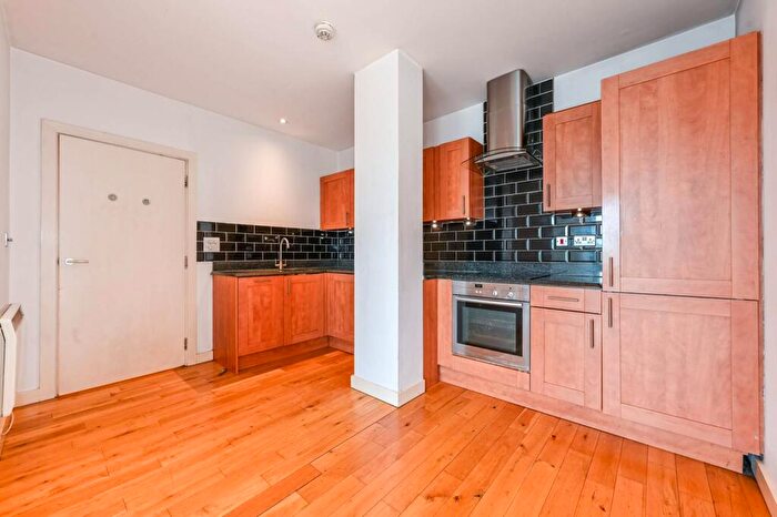 2 Bedroom Flat For Sale In Stoke Newington High Street, Stoke Newington, London, N16