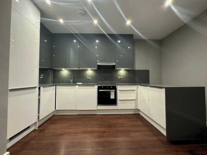 1 Bedroom Apartment To Rent In Slough, Berkshire, SL1