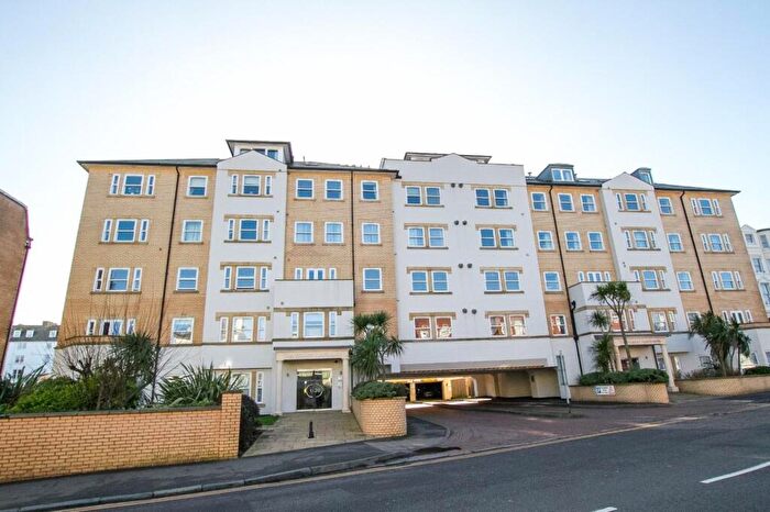 2 Bedroom Flat For Sale In Sandgate Road, Folkestone, Kent, CT20
