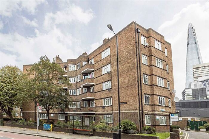 2 Bedroom Flat For Sale In Long Lane, Long Lane, SE1