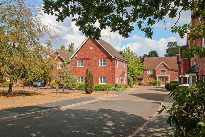 3 Bedroom Detached House For Sale In Kiln Close, Finchampstead, Wokingham, RG40