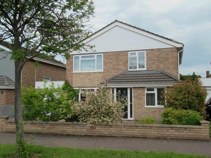 4 Bedroom Detached House To Rent In Fountains Road, Bedford, MK41