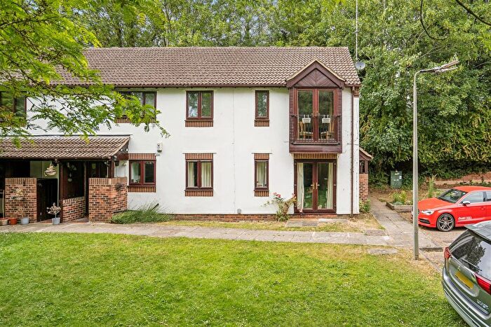 2 Bedroom Maisonette For Sale In The Willows, Mill End, Rickmansworth, WD3