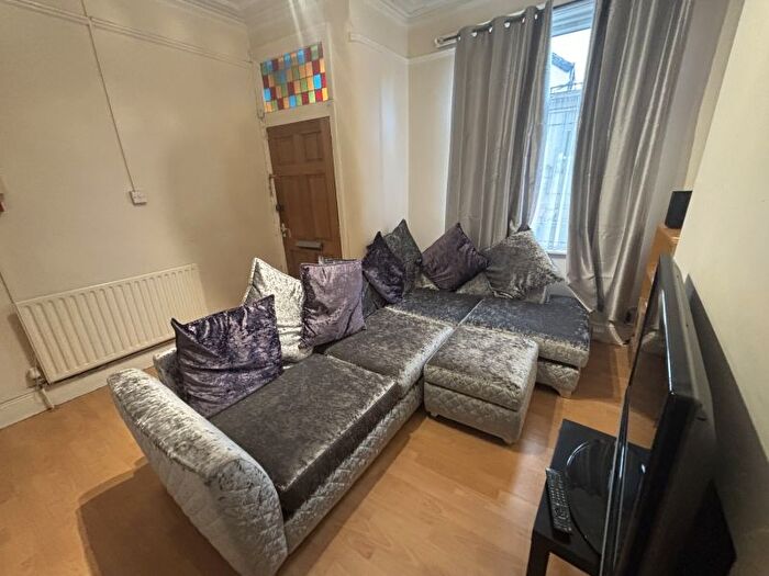 5 Bedroom Terraced House To Rent In Lucas Street, Woodhouse, Leeds, LS6