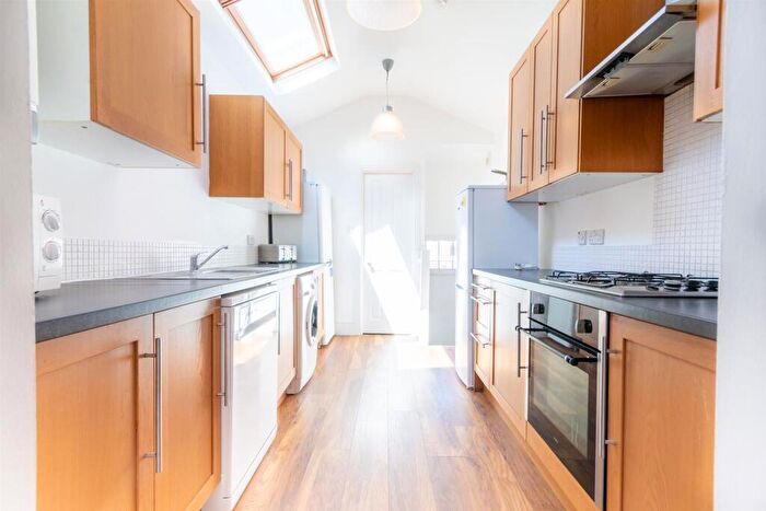 6 Bedroom Maisonette To Rent In Glenthorn Road, Jesmond, NE2