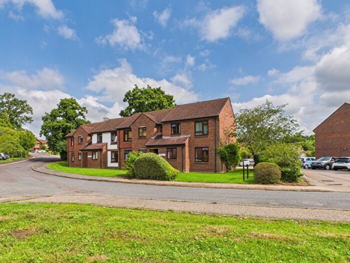 1 Bedroom Flat For Sale In Gorringes Brook, Horsham, RH12